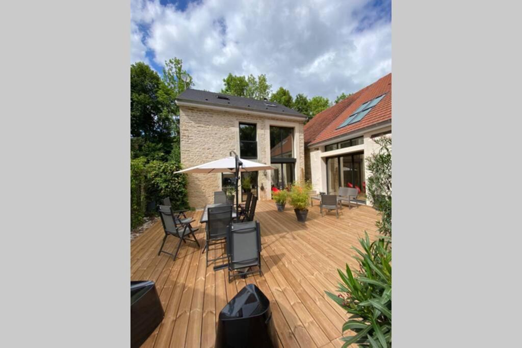 Vila Les Dependances Courtivron Exteriér fotografie